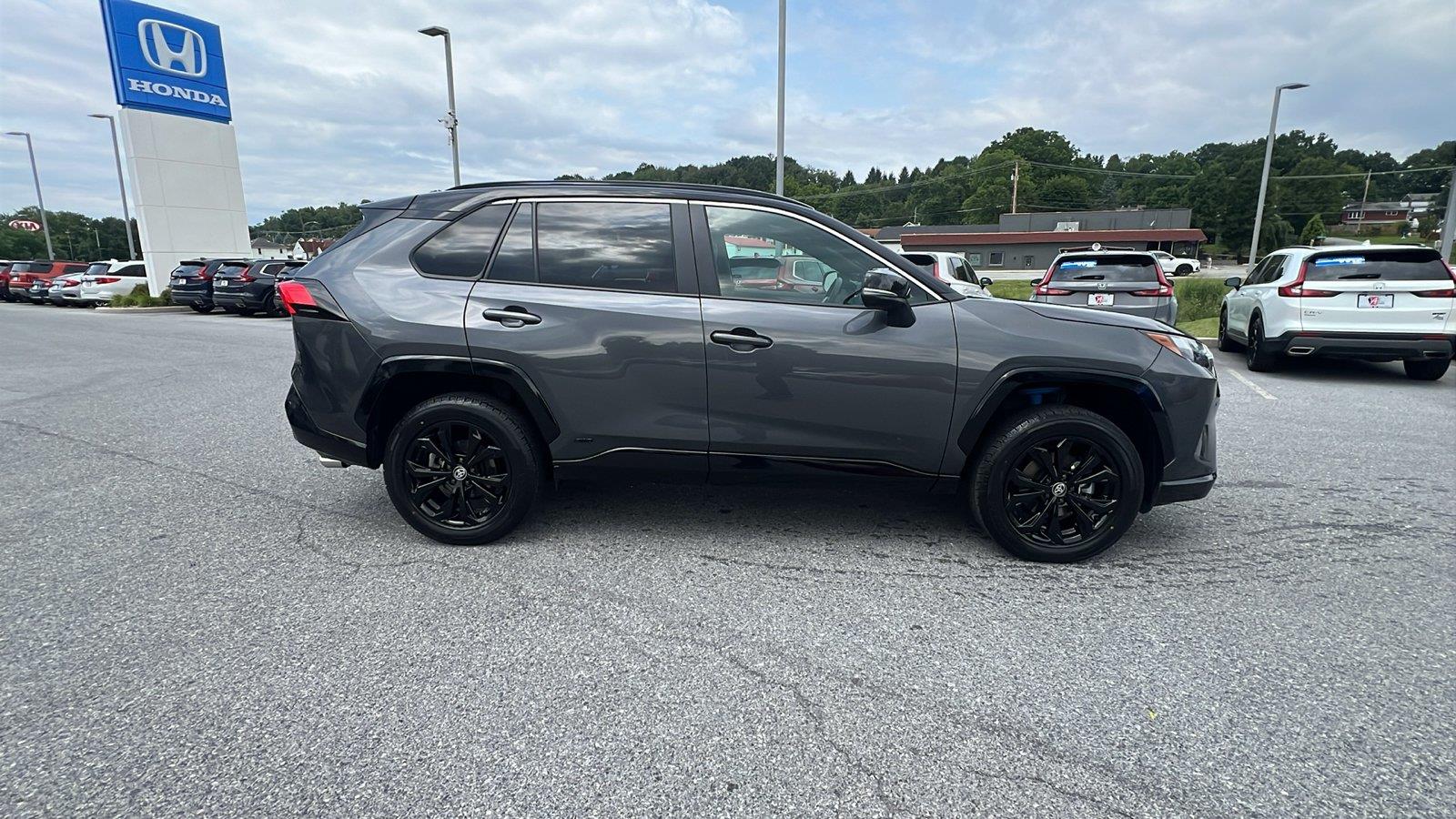 2024 Toyota RAV4 Hybrid XSE - 2