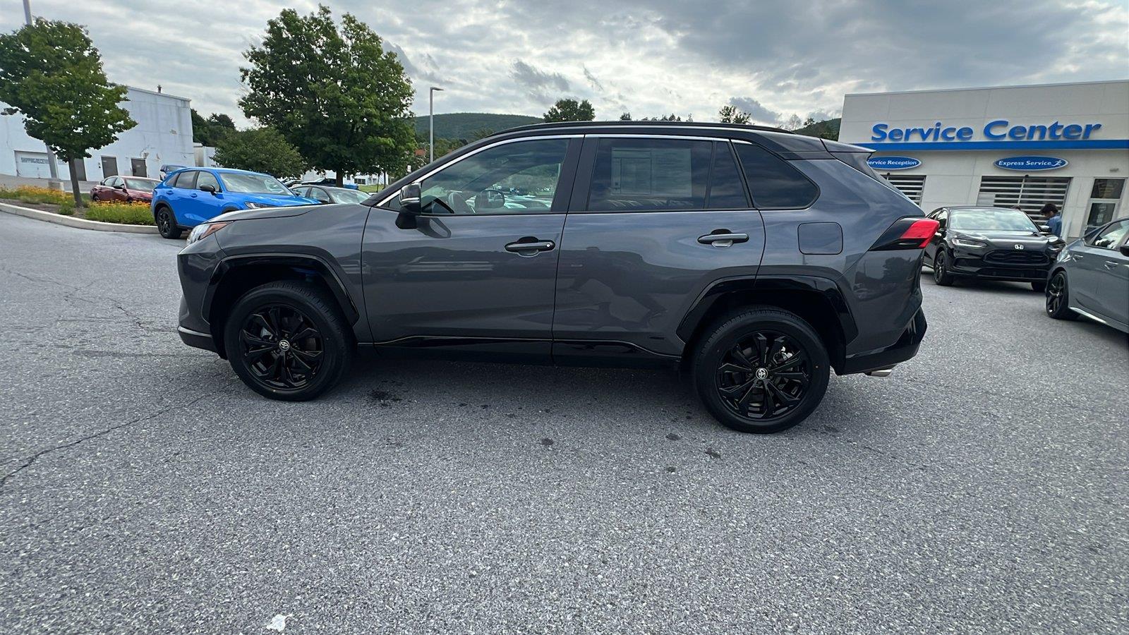 2024 Toyota RAV4 Hybrid XSE - 6