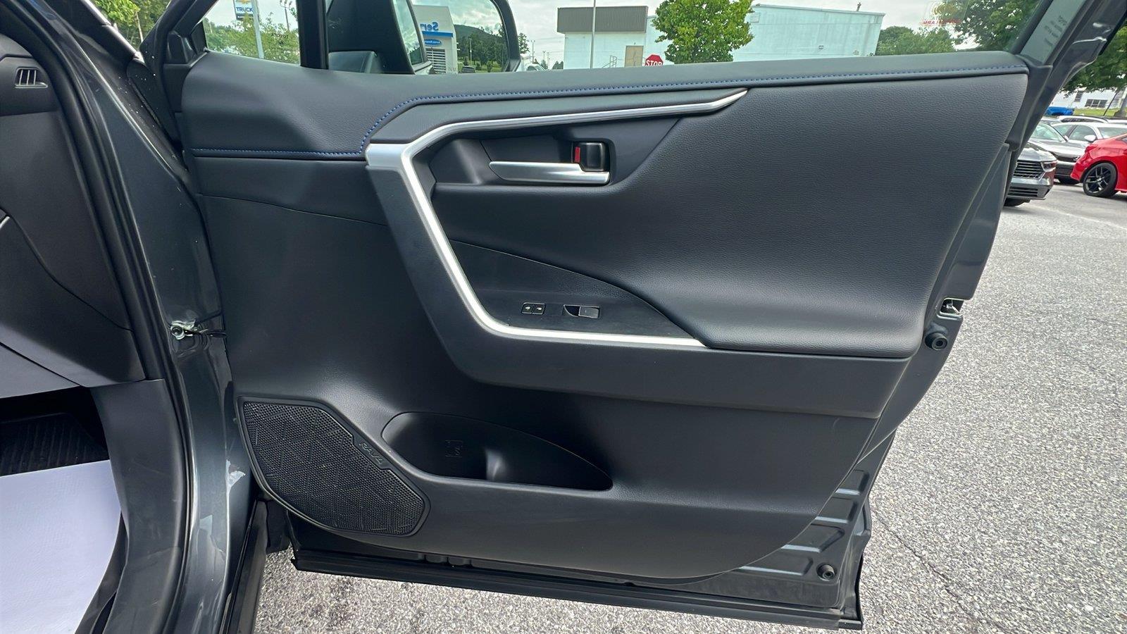 2024 Toyota RAV4 Hybrid XSE - 11