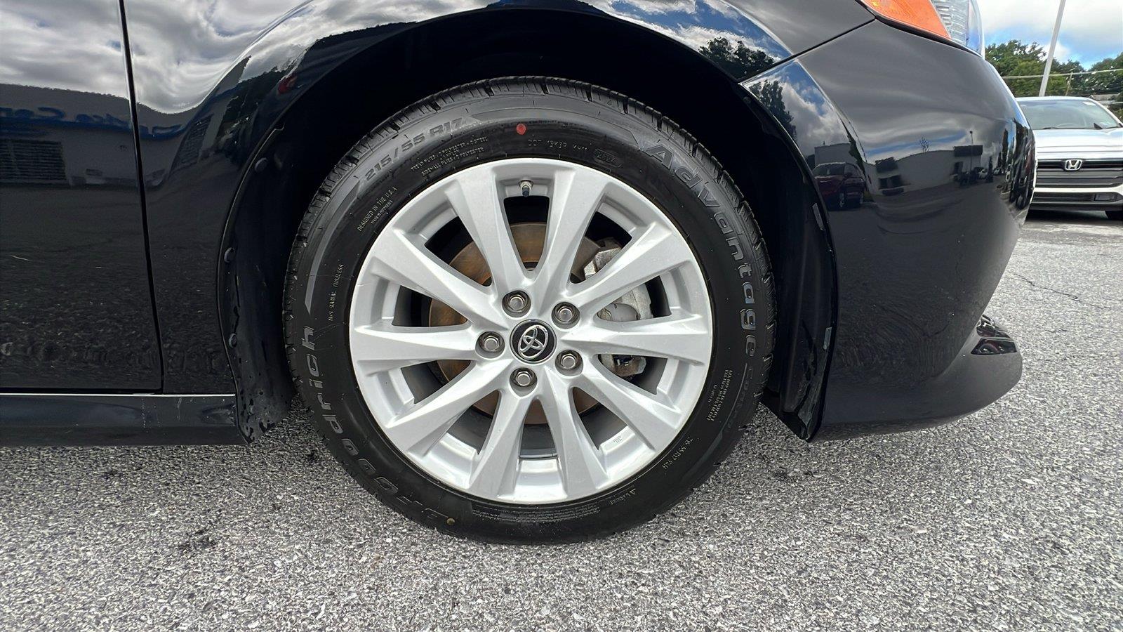 2018 Toyota Camry LE - 10