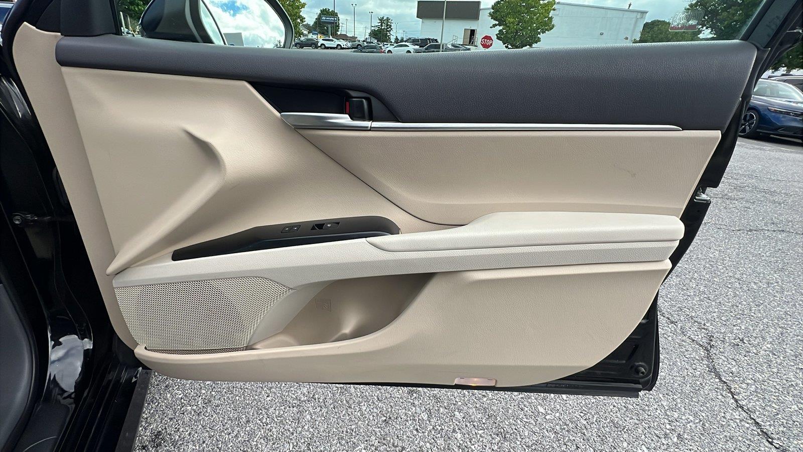 2018 Toyota Camry LE - 11
