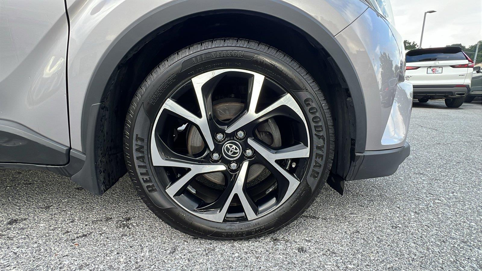 2019 Toyota C-HR XLE - 10