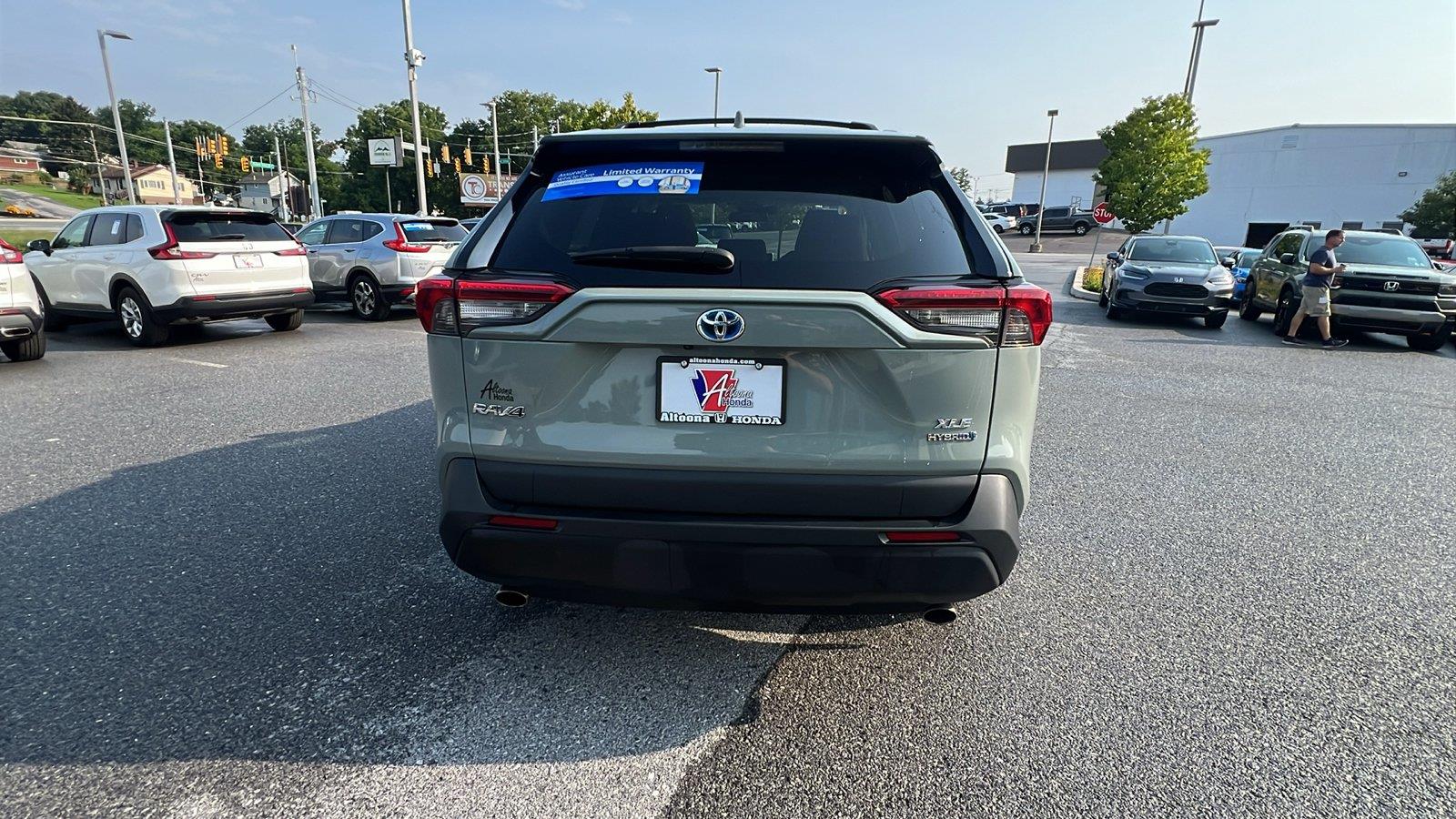 2020 Toyota RAV4 Hybrid XLE - 4
