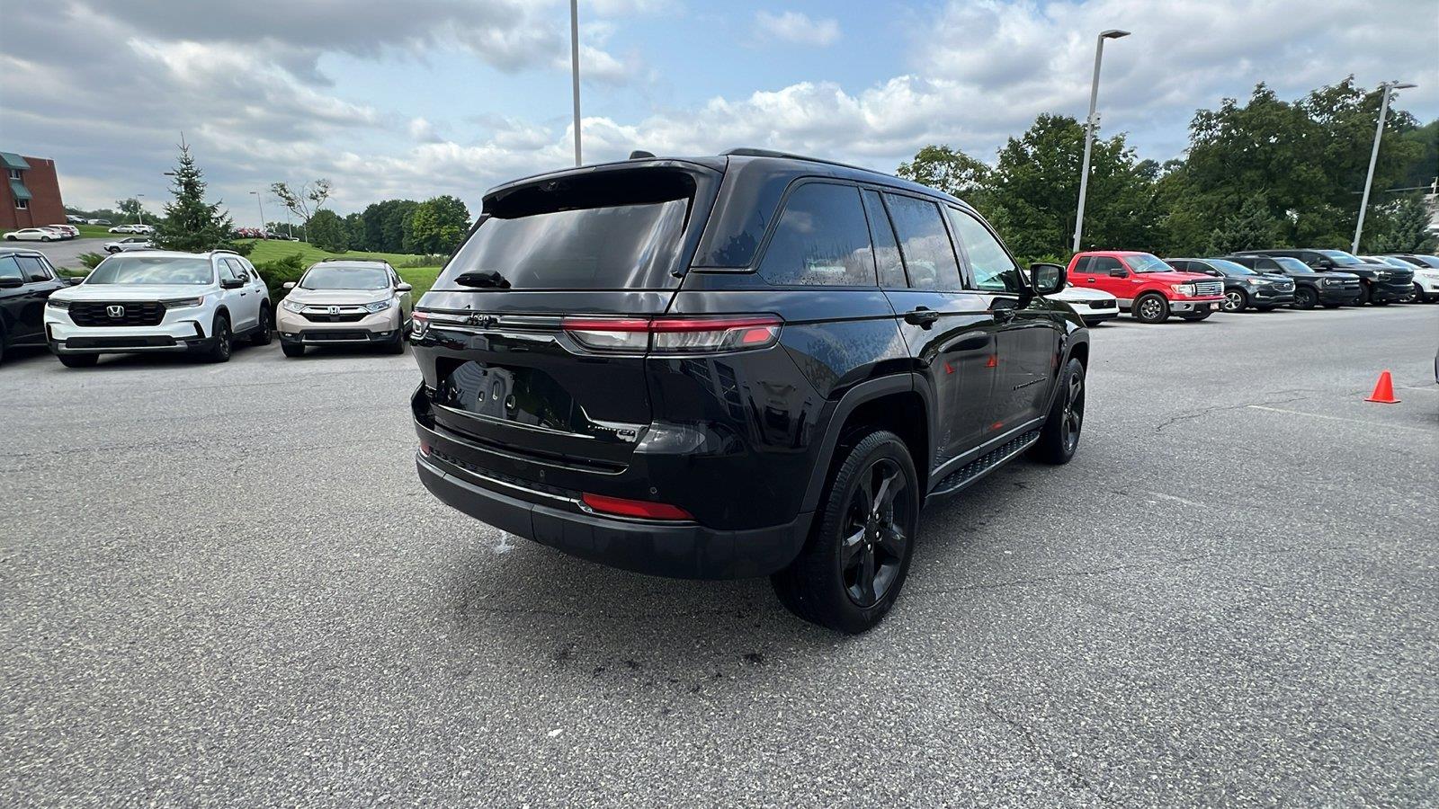 2023 Jeep Grand Cherokee Limited - 3