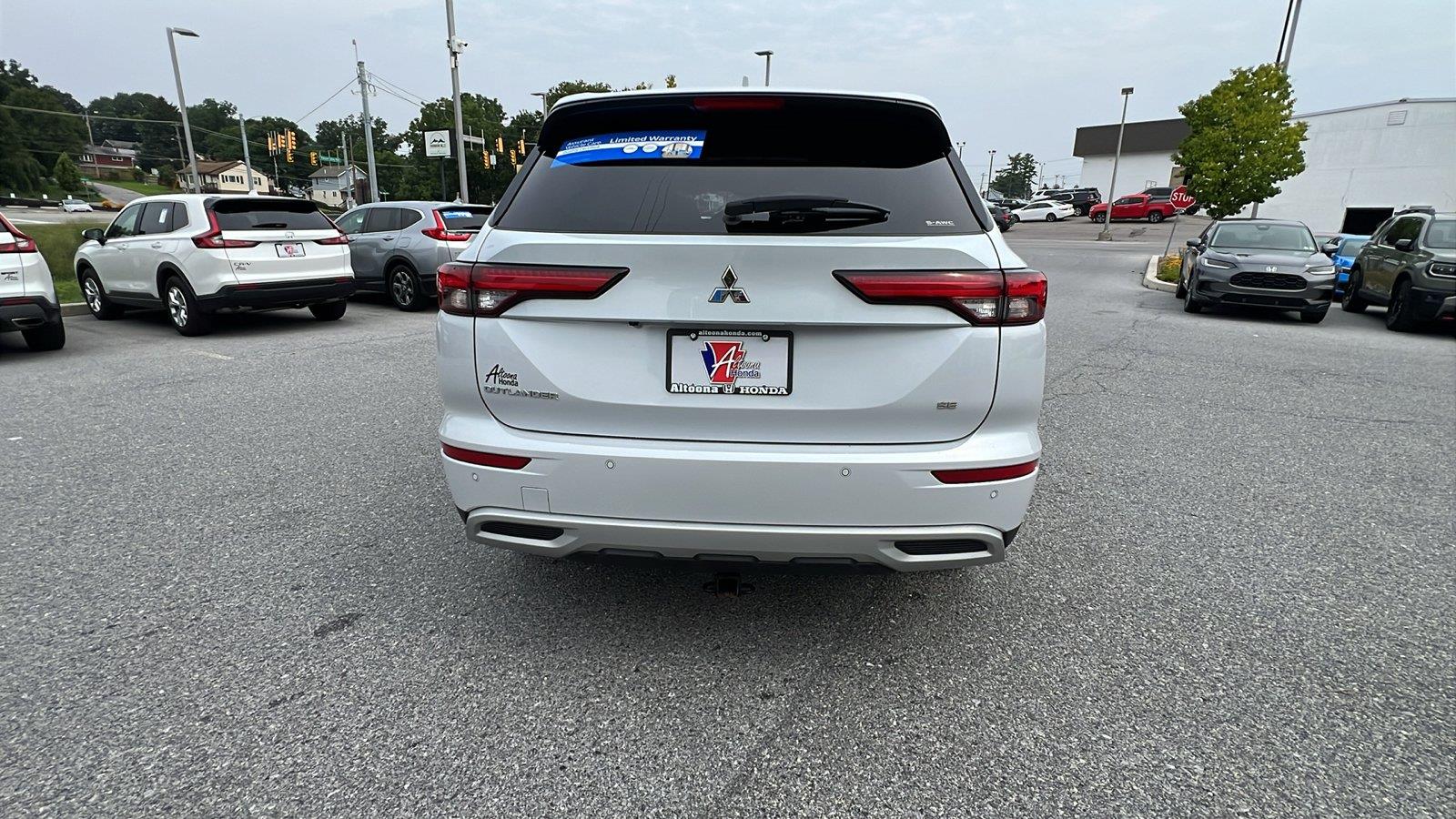 2024 Mitsubishi Outlander SE - 4