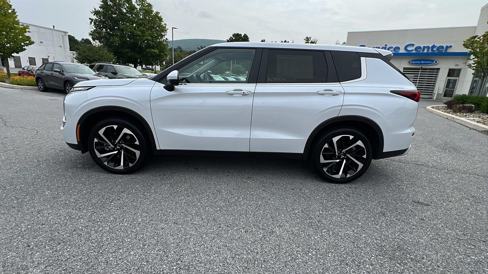 2024 Mitsubishi Outlander SE - 6