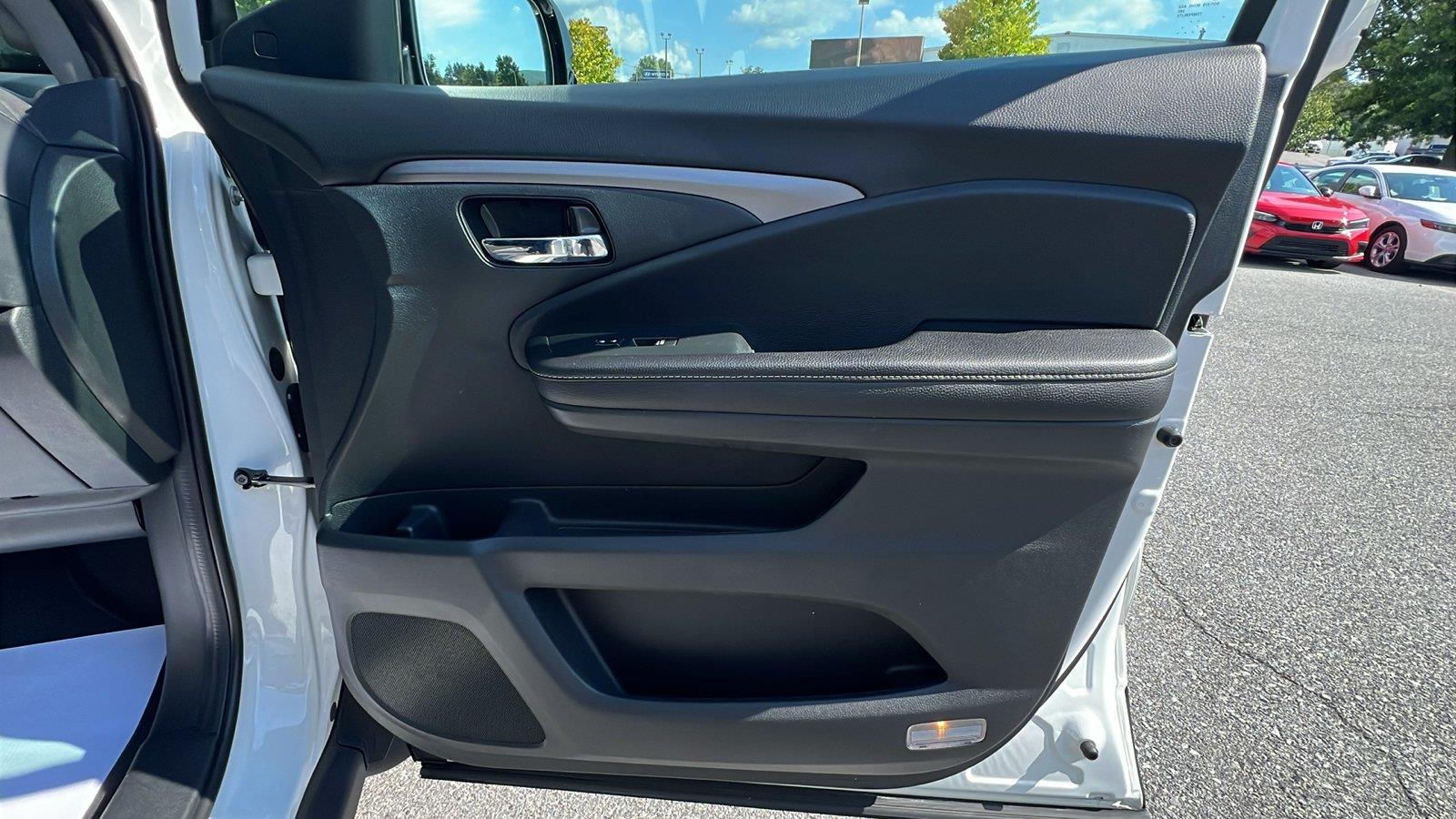 2023 Honda Ridgeline RTL-E at Solomon Chevrolet