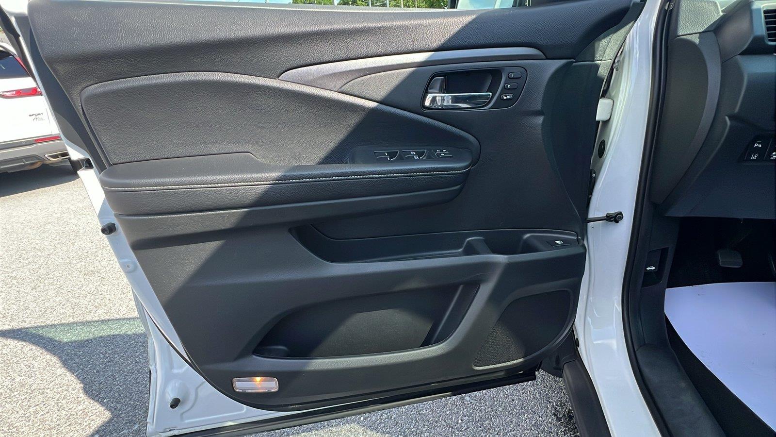 2023 Honda Ridgeline RTL-E at Solomon Chevrolet