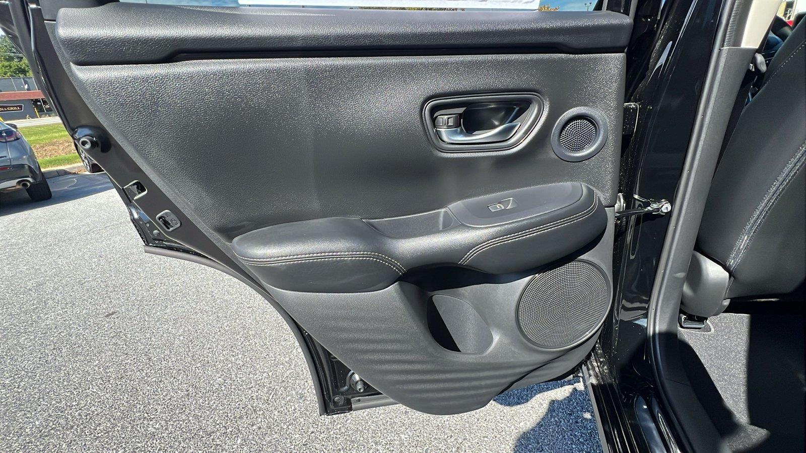 2027 Honda HR-V photo 17 of 31