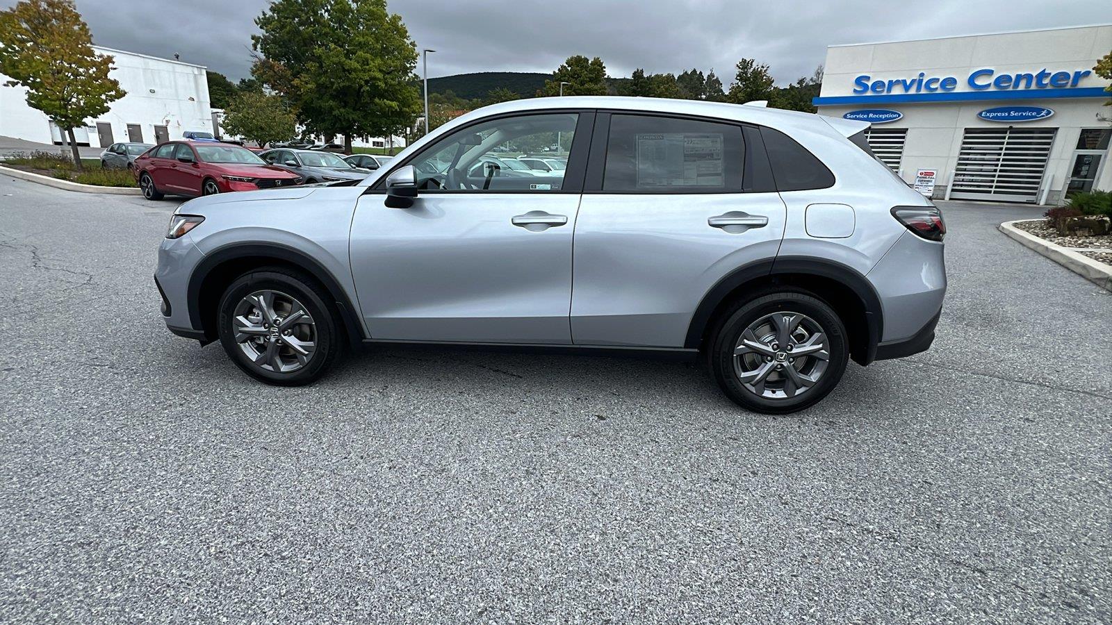 2027 Honda HR-V photo 7 of 30