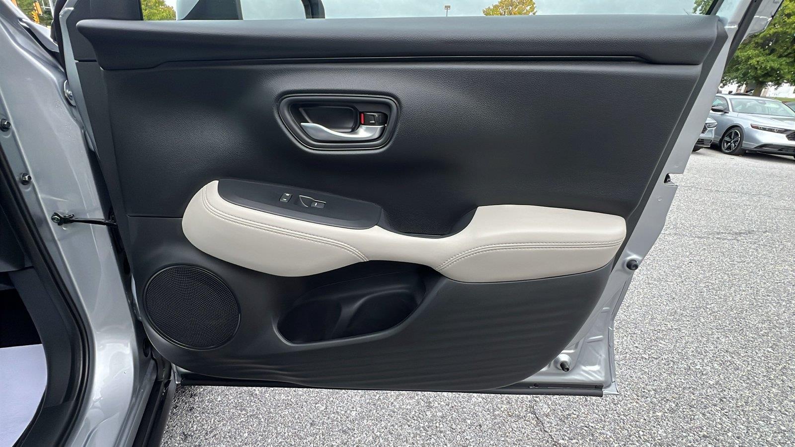 2027 Honda HR-V photo 12 of 30
