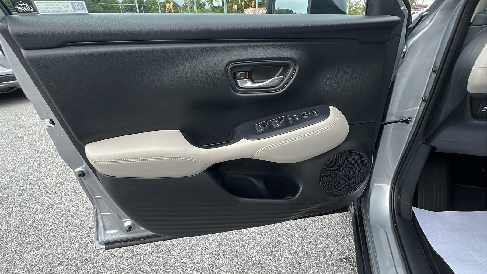 2027 Honda HR-V photo 20 of 30
