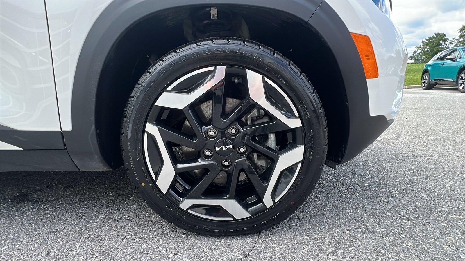 2024 Kia Seltos SX - 10
