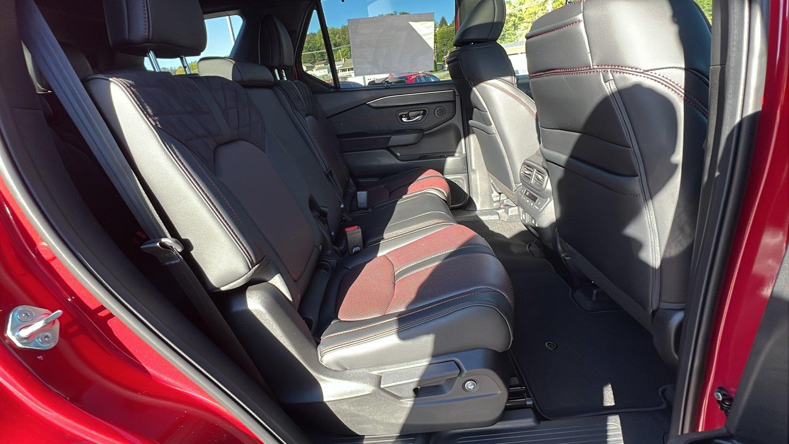 2026 Honda Pilot photo 15 of 35