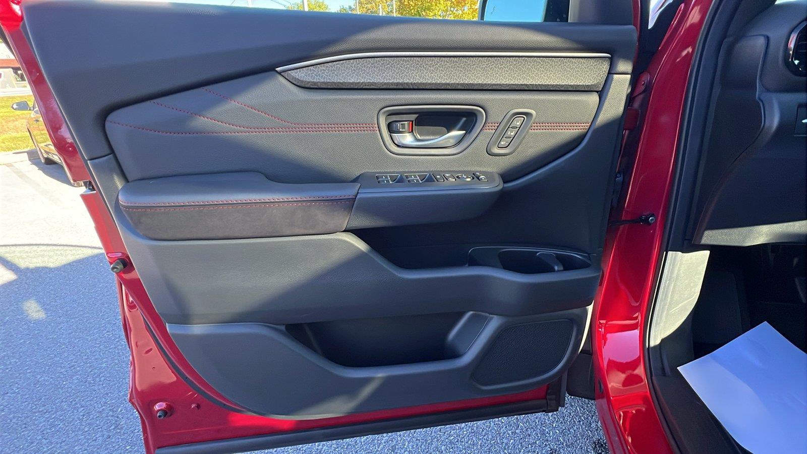 2026 Honda Pilot photo 24 of 35