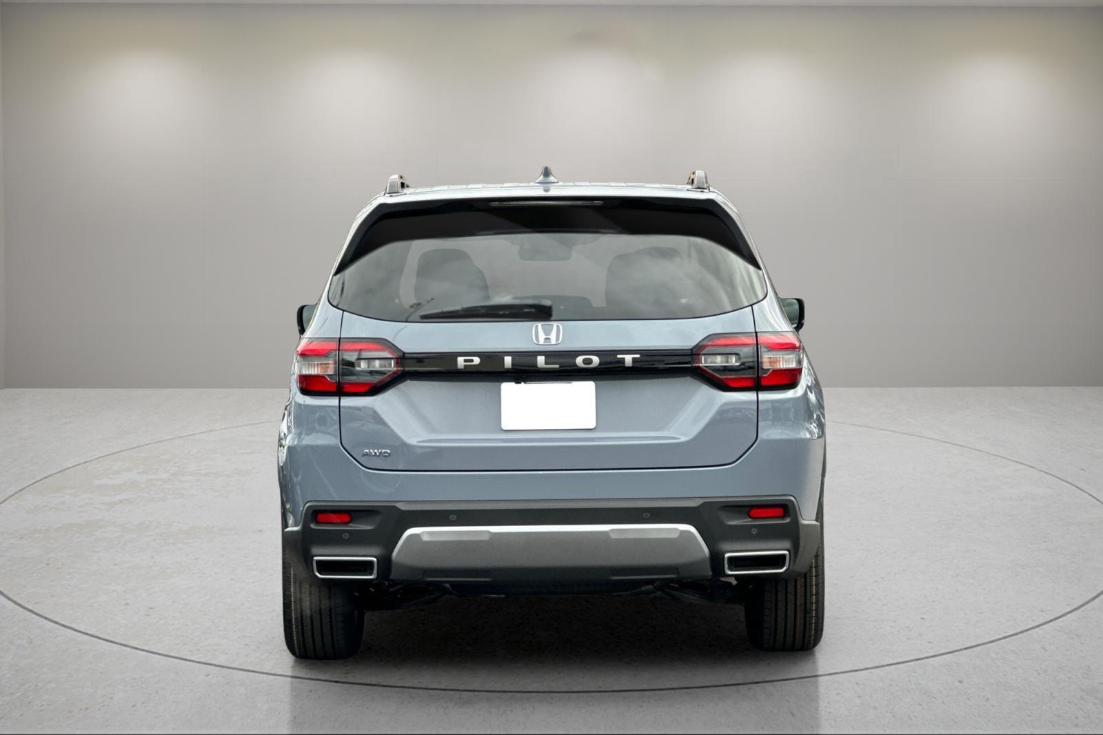 2026 Honda Pilot photo 4 of 25