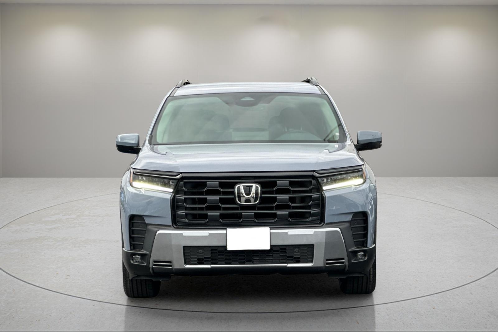 2026 Honda Pilot photo 8 of 25