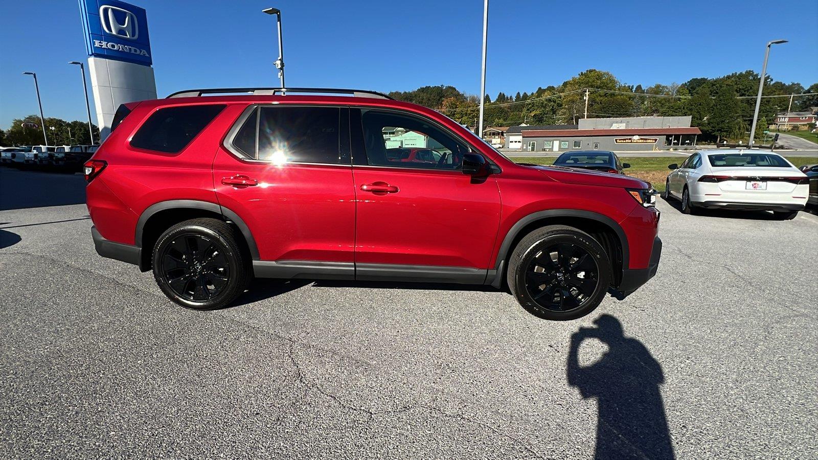 2026 Honda Pilot photo 3 of 35