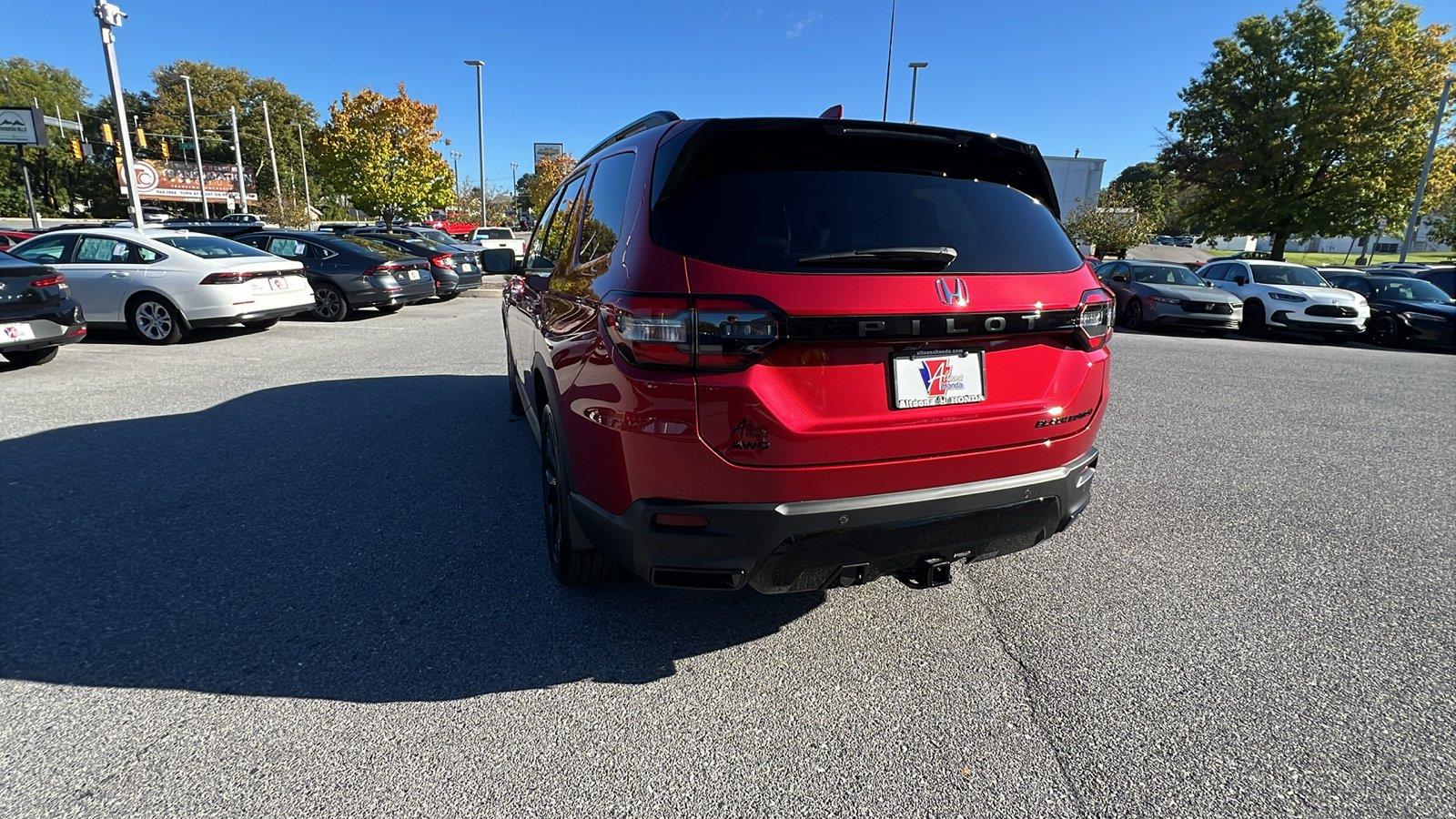 2026 Honda Pilot photo 6 of 35