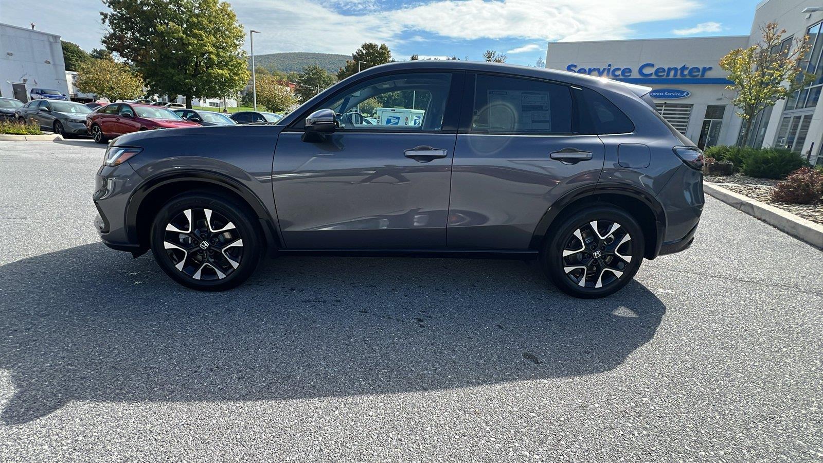 2027 Honda HR-V photo 7 of 30
