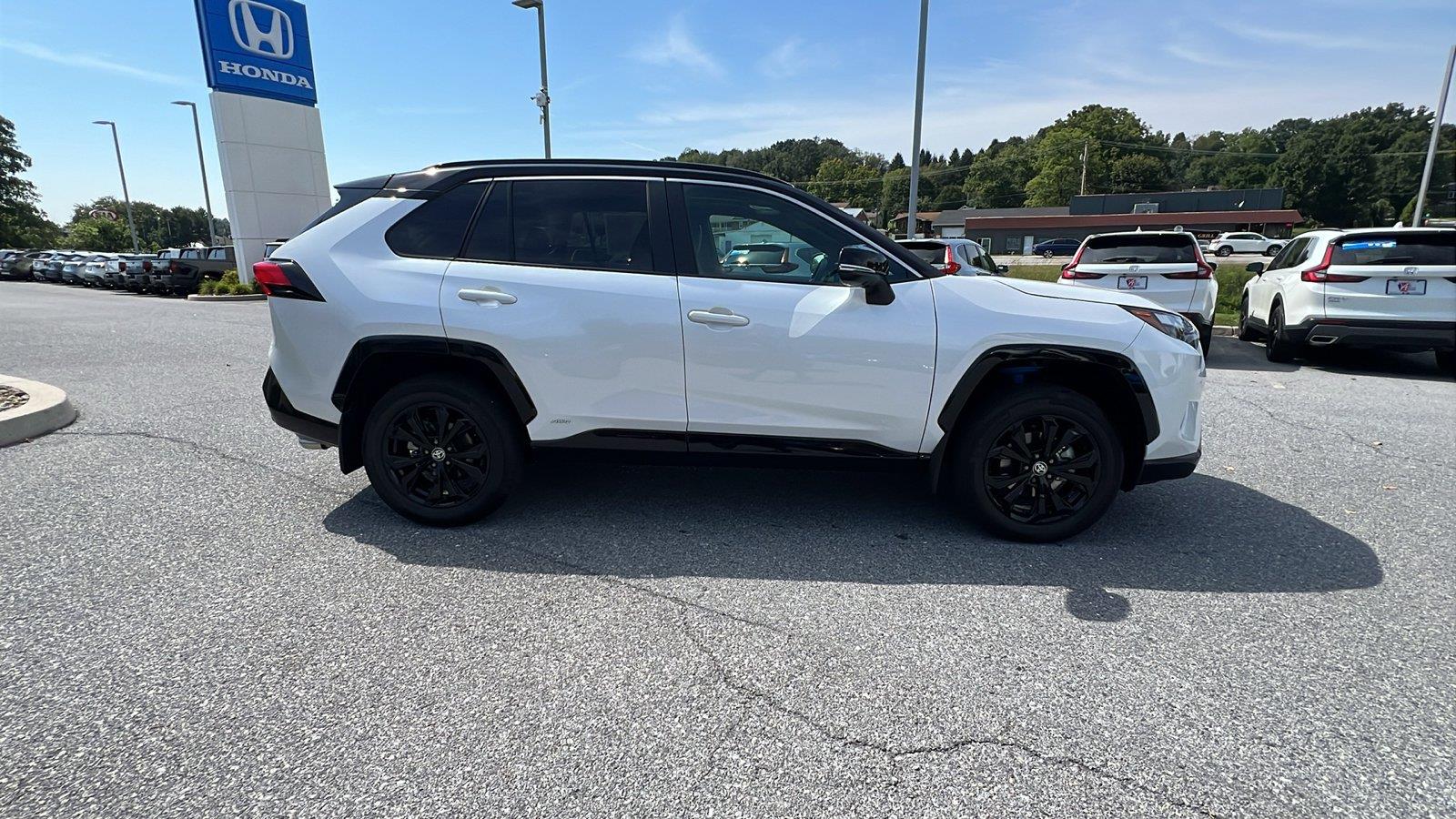2025 Toyota RAV4 Hybrid XSE - 2