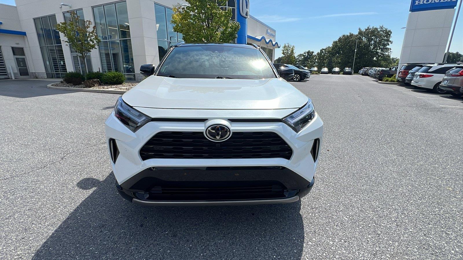 2025 Toyota RAV4 Hybrid XSE - 8