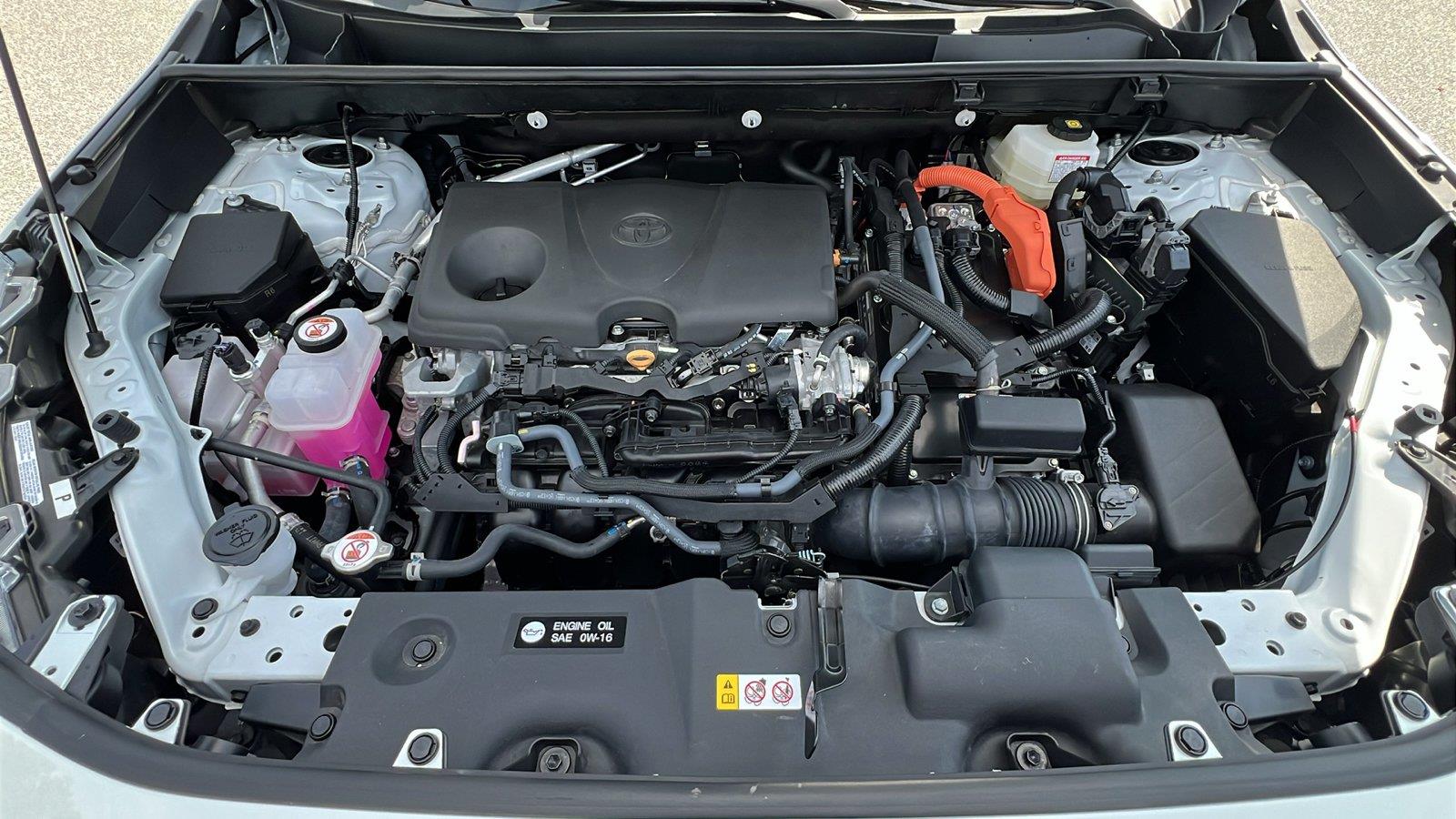 2025 Toyota RAV4 Hybrid XSE - 9