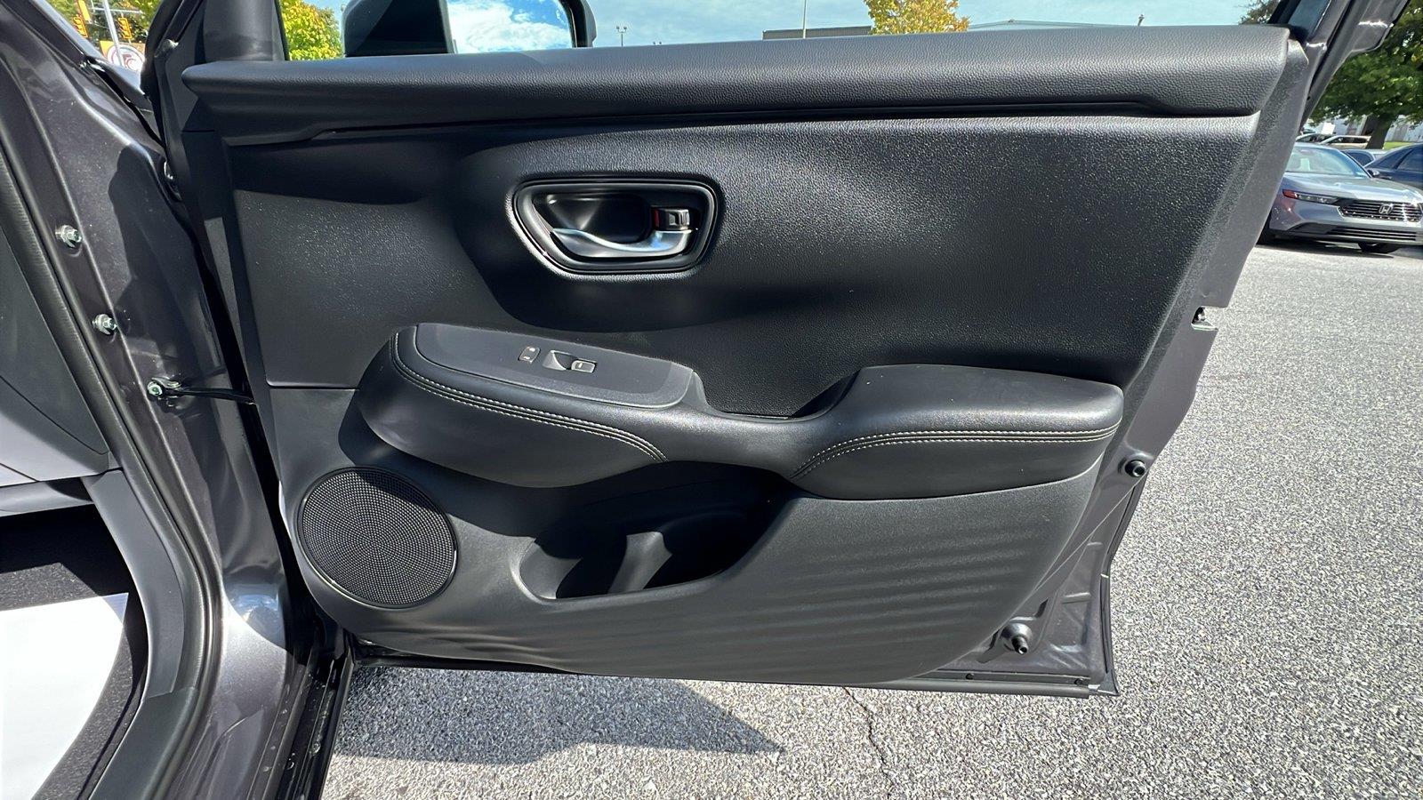 2027 Honda HR-V photo 12 of 30