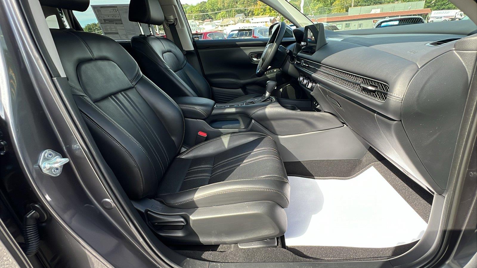 2027 Honda HR-V photo 13 of 30