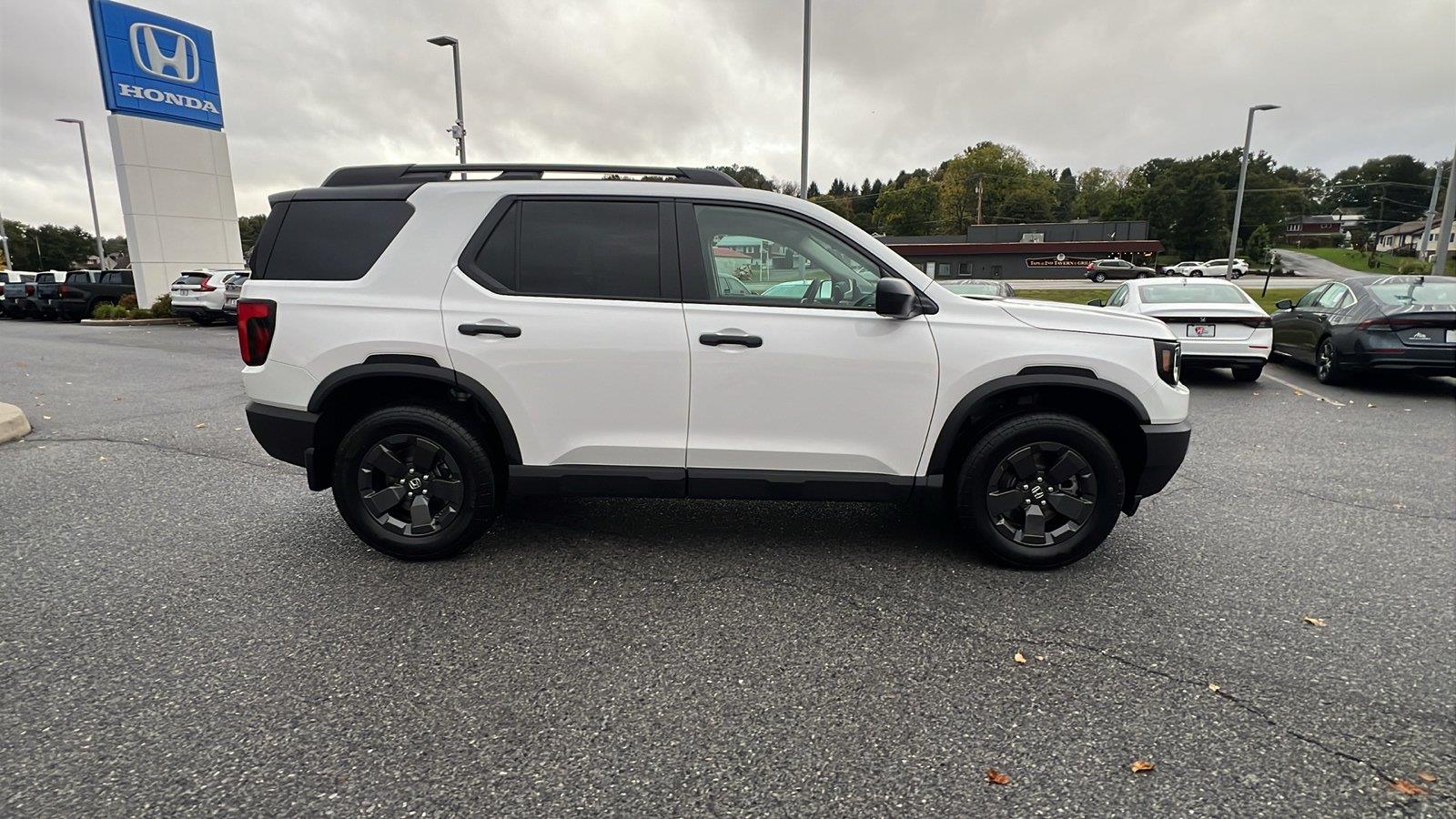 2026 Honda Passport photo 3 of 31
