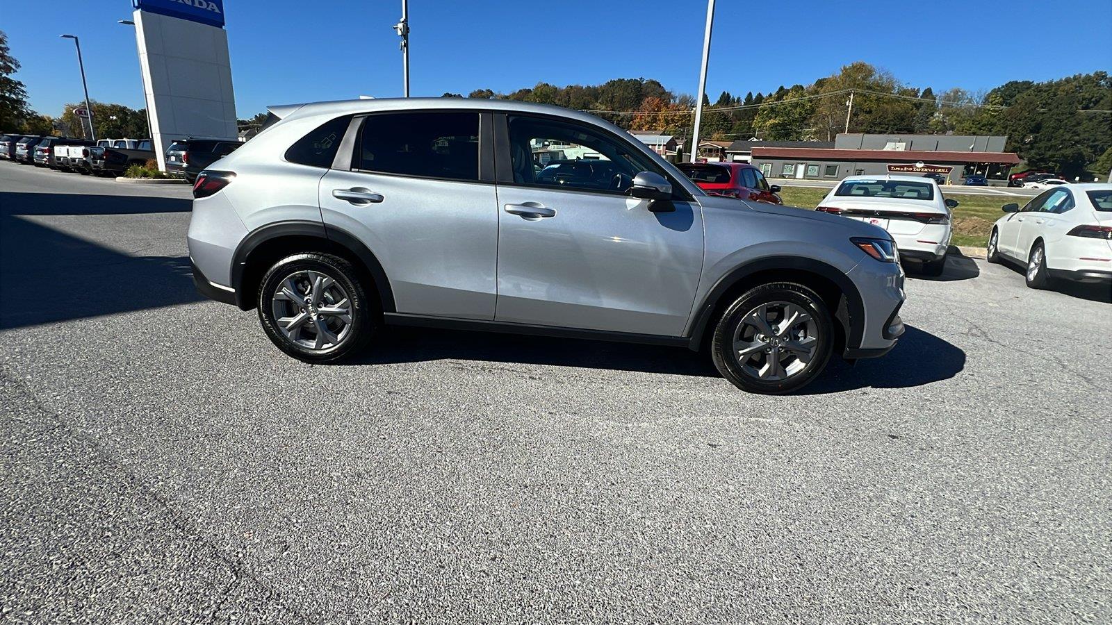 2027 Honda HR-V photo 3 of 29
