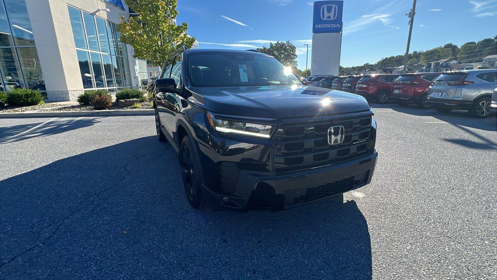 2026 Honda Pilot photo 2 of 35