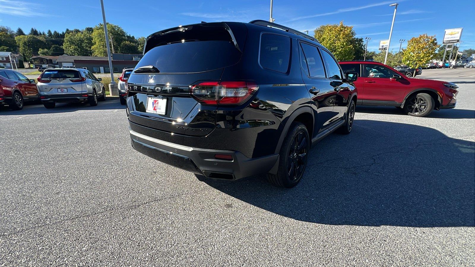 2026 Honda Pilot photo 4 of 35