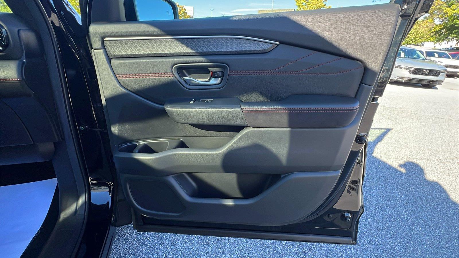 2026 Honda Pilot photo 12 of 35