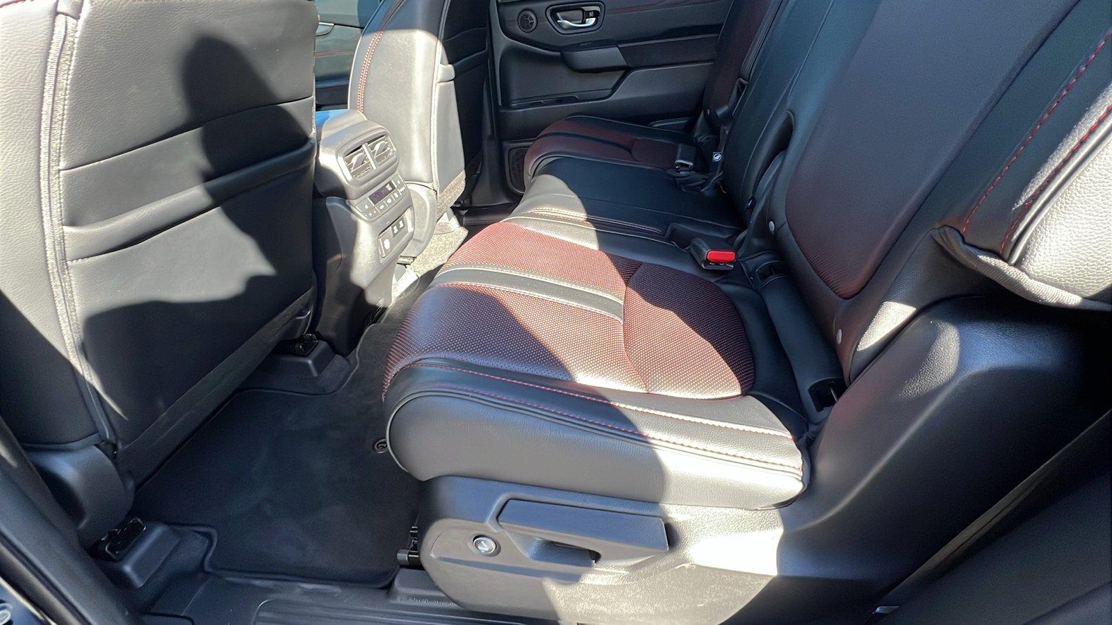 2026 Honda Pilot photo 19 of 35