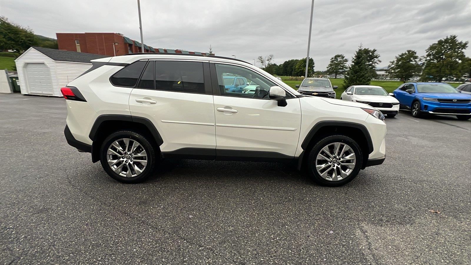 2021 Toyota RAV4 XLE Premium - 2