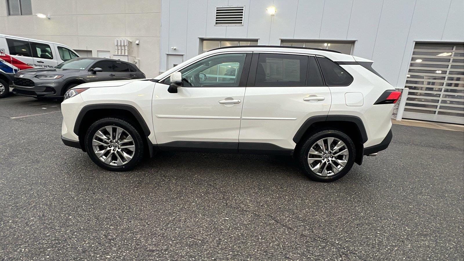 2021 Toyota RAV4 XLE Premium - 6