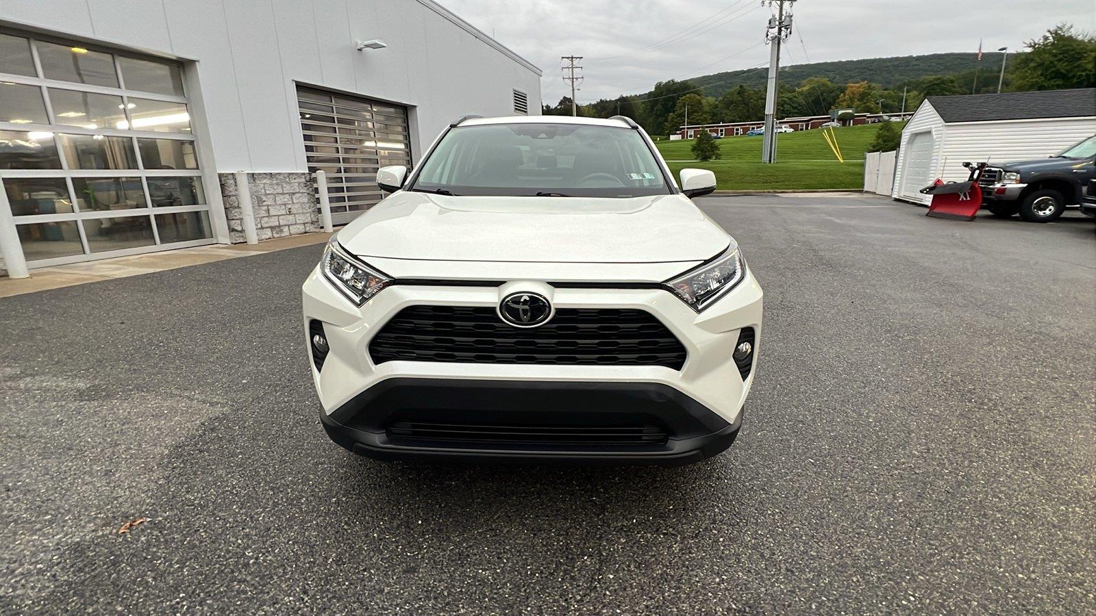 2021 Toyota RAV4 XLE Premium - 8