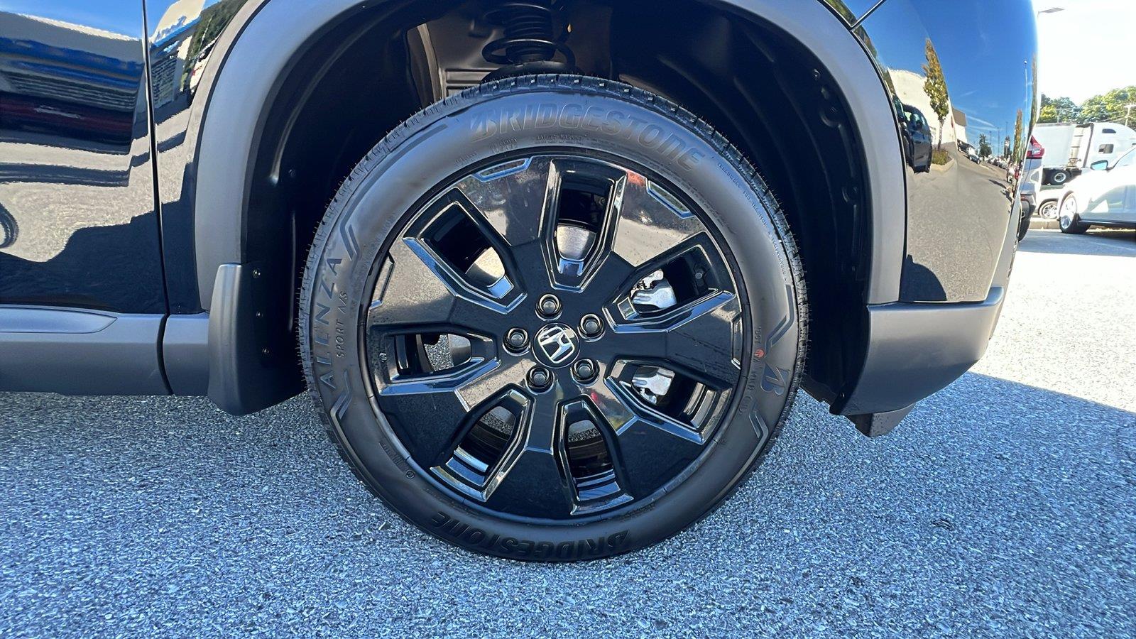 2026 Honda Pilot photo 11 of 35