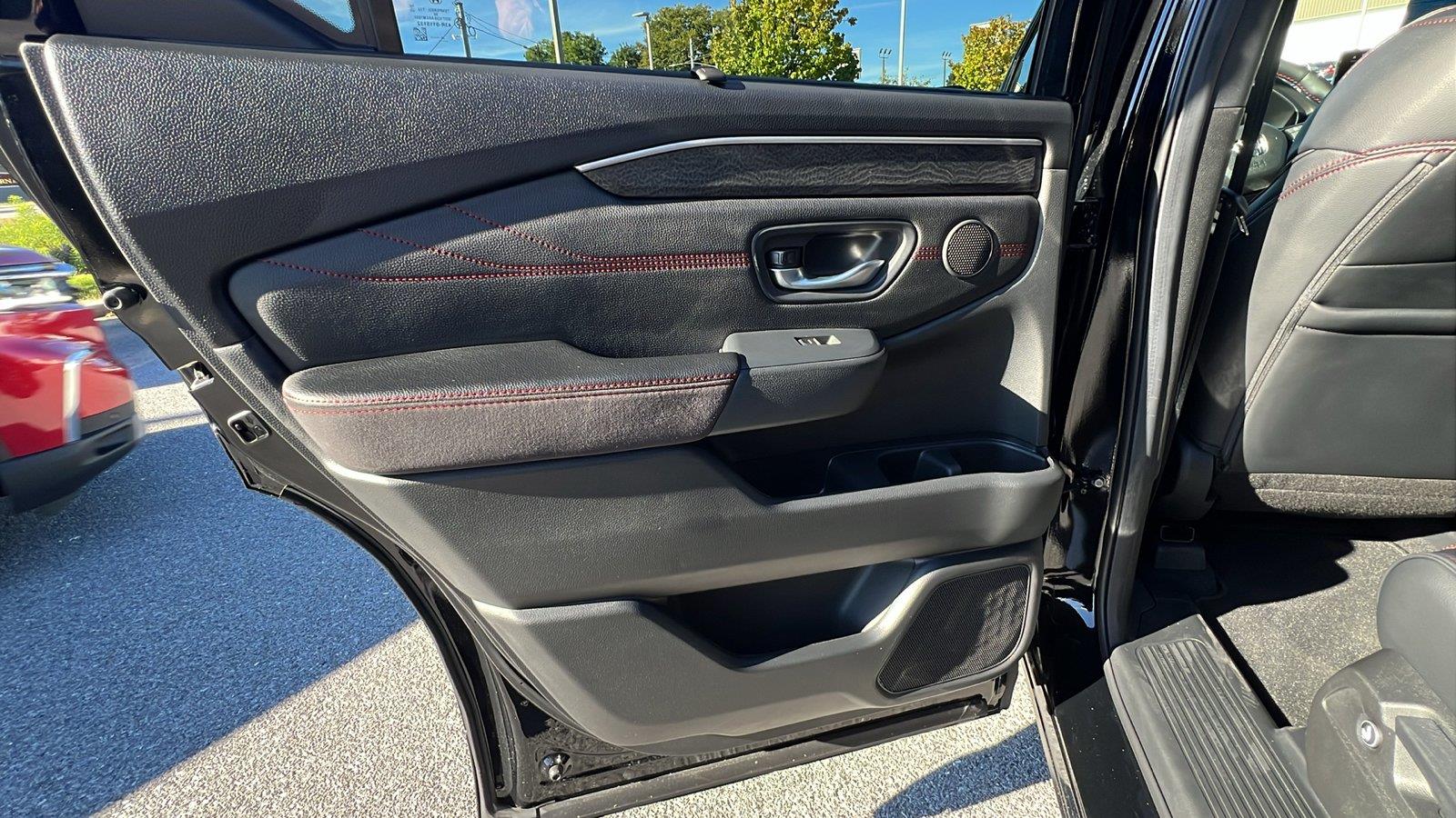 2026 Honda Pilot photo 18 of 35