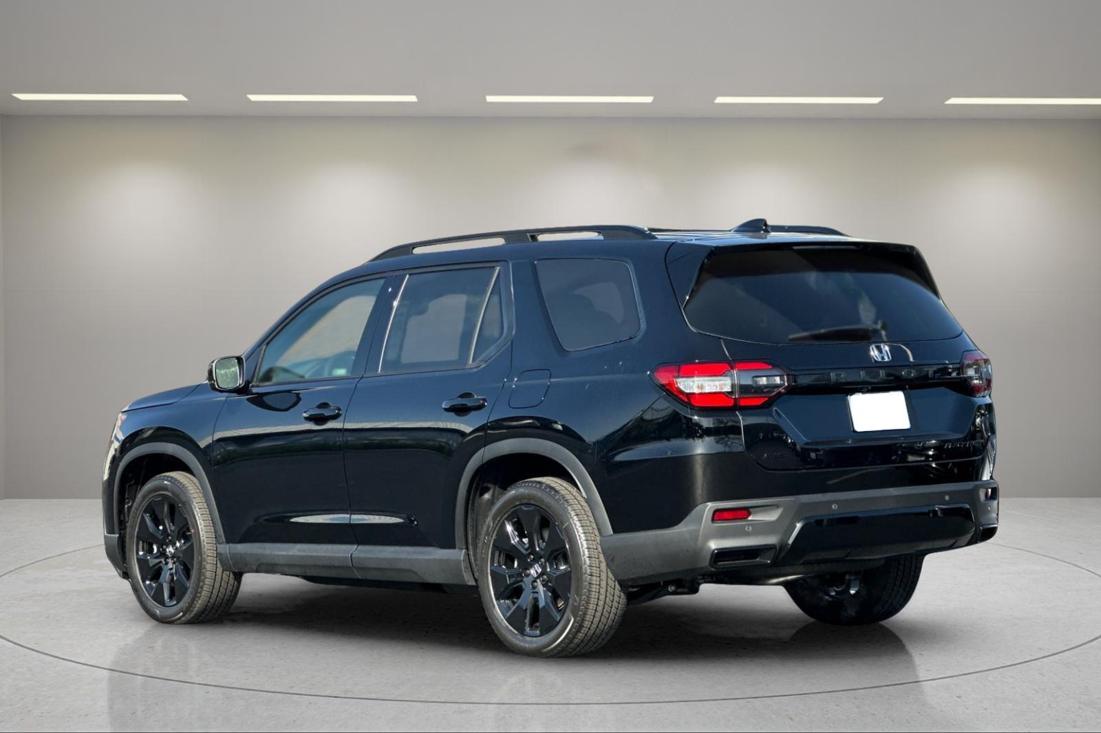 2026 Honda Pilot photo 3 of 25