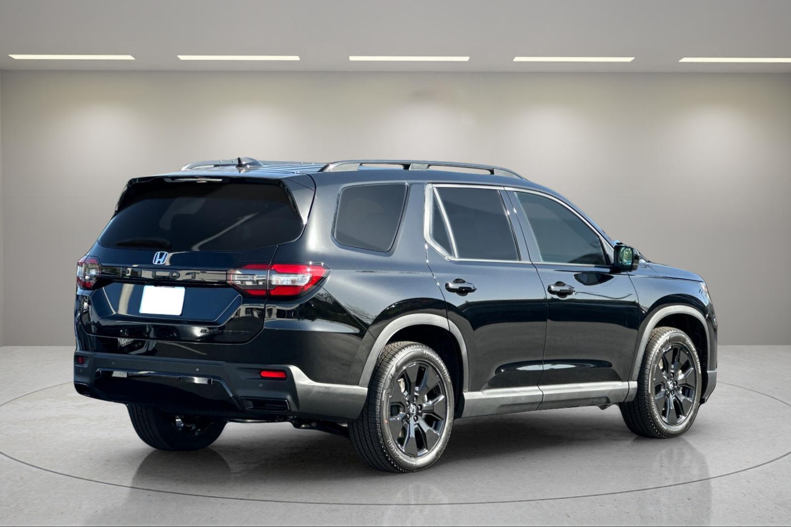 2026 Honda Pilot photo 5 of 25