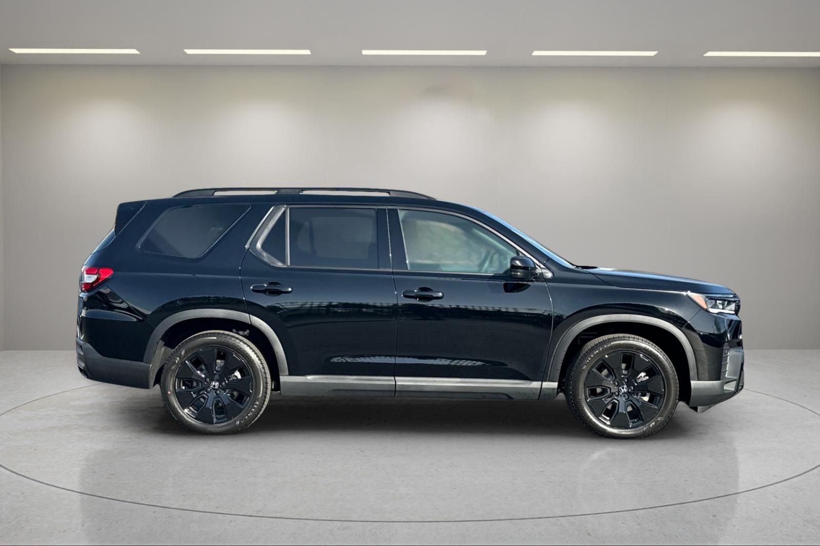 2026 Honda Pilot photo 6 of 25
