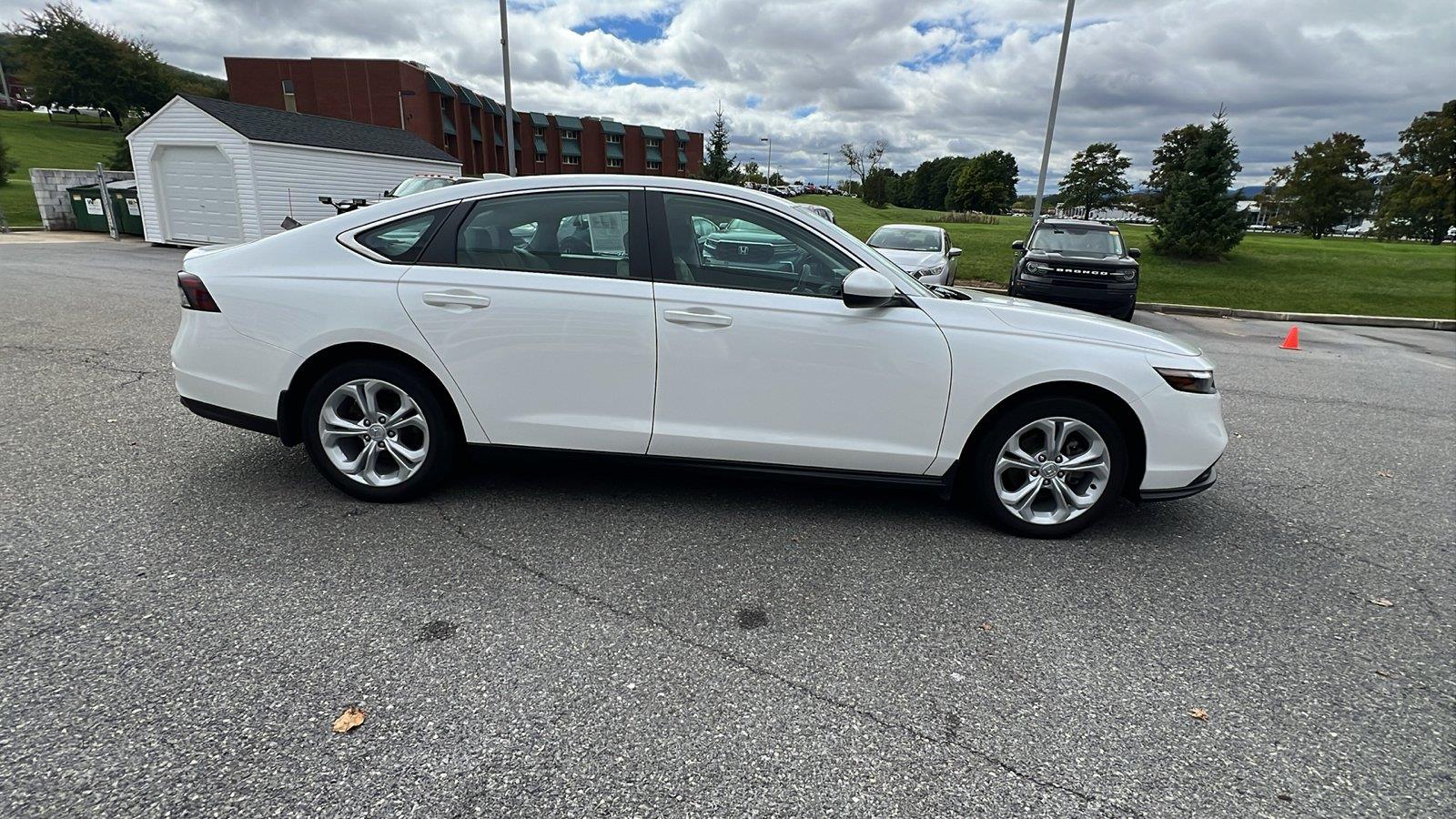 2024 Honda Accord Sedan photo 3 of 28