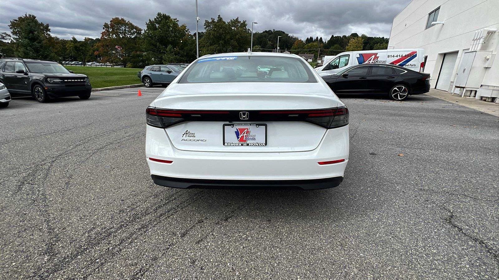 2024 Honda Accord Sedan photo 5 of 28