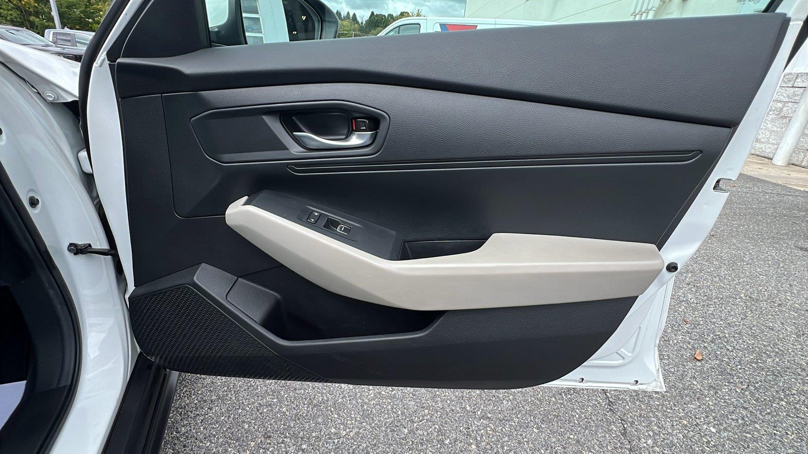 2024 Honda Accord Sedan photo 12 of 28