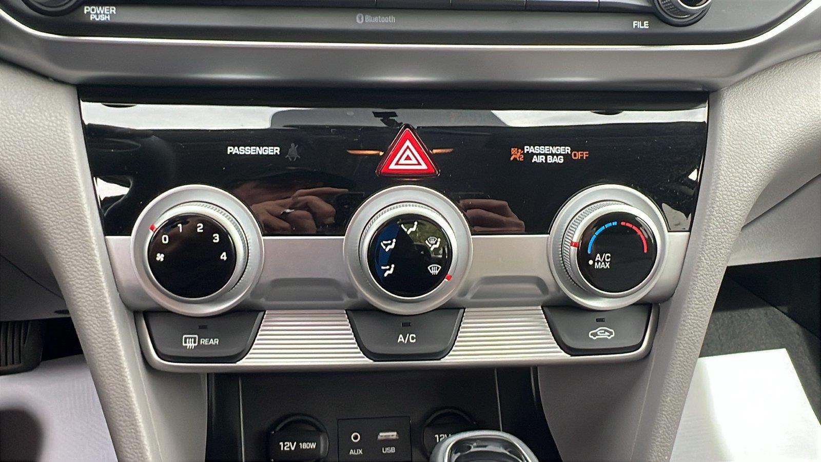 2019 Hyundai Elantra photo 24 of 29