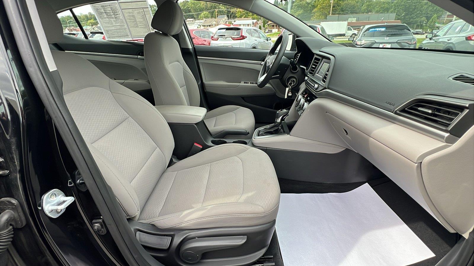 2019 Hyundai Elantra photo 13 of 29