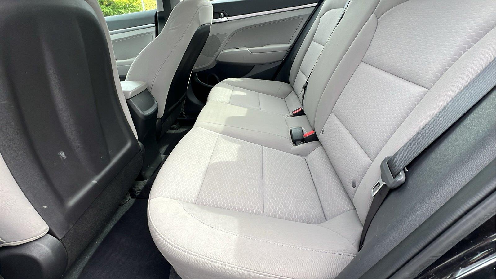 2019 Hyundai Elantra photo 18 of 29