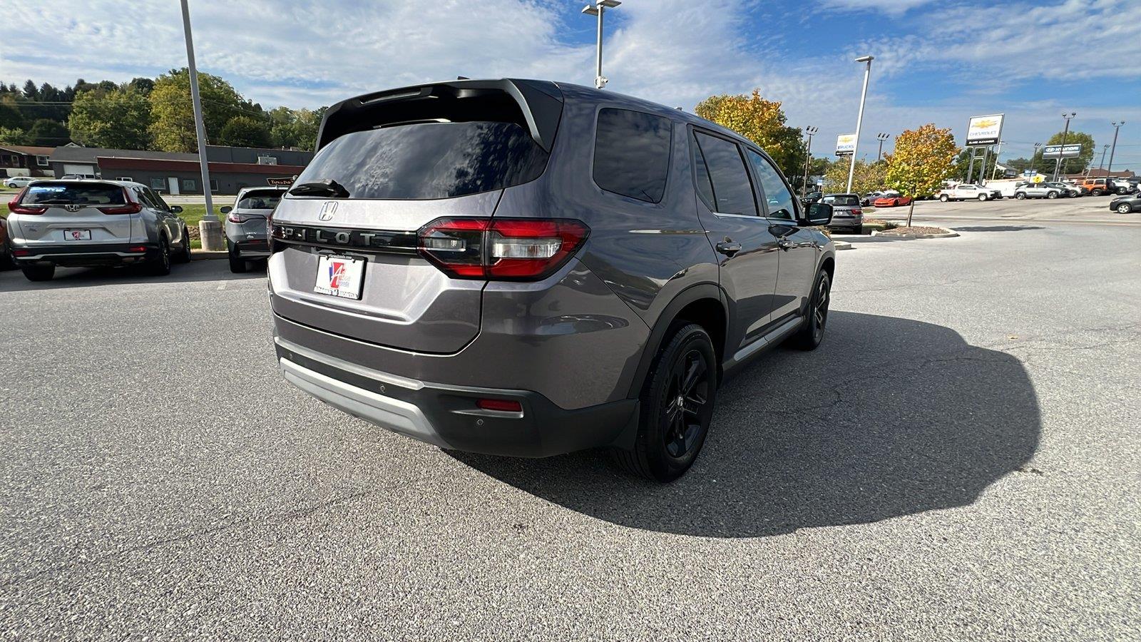 2025 Honda Pilot photo 4 of 31